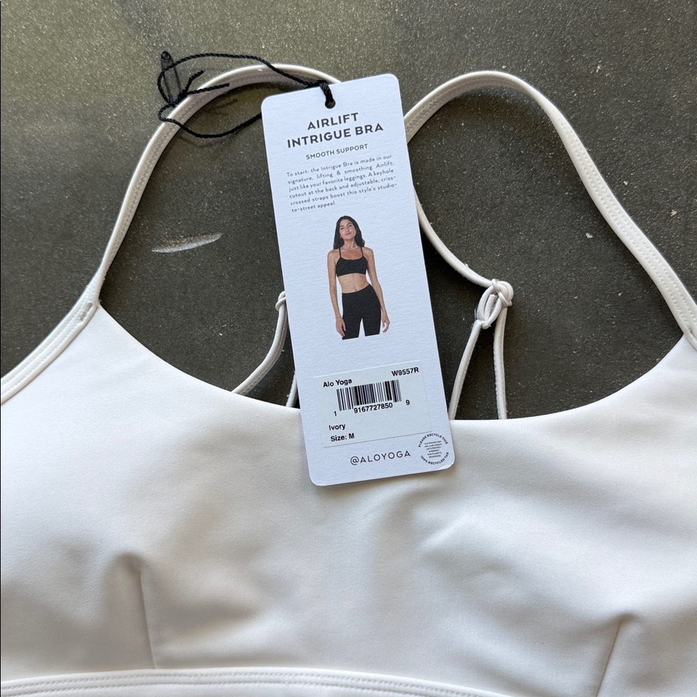 Alo Yoga Airlift Intrigue Bra - Picture 7 of 8